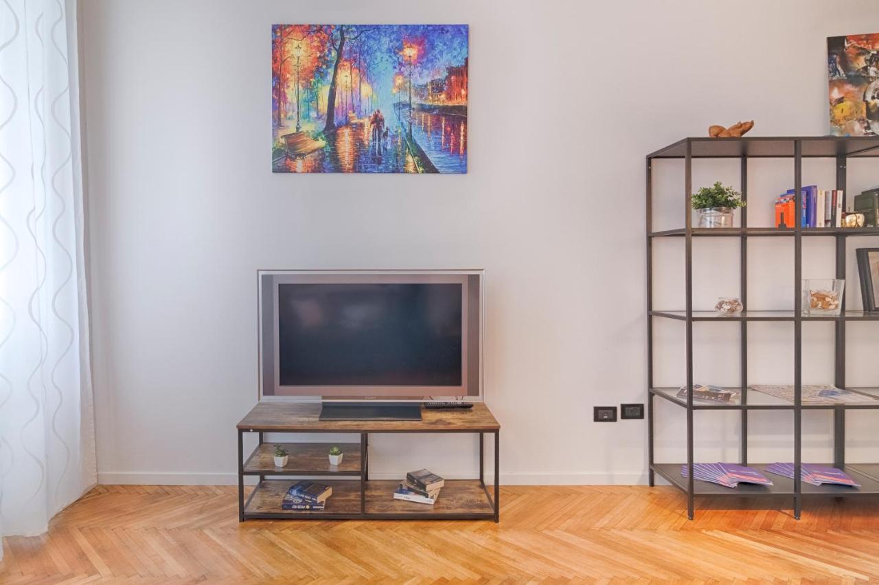 Mihaela Apartment - Charme Near The Station Trieste Ngoại thất bức ảnh